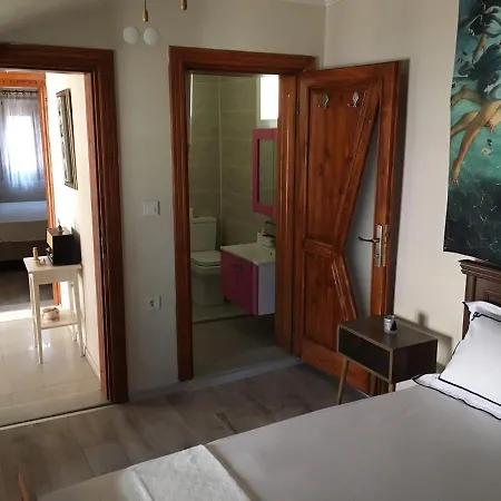Authentic House With Impressive Castle View Near Ephesus In Selcuk, Izmir Selcuk